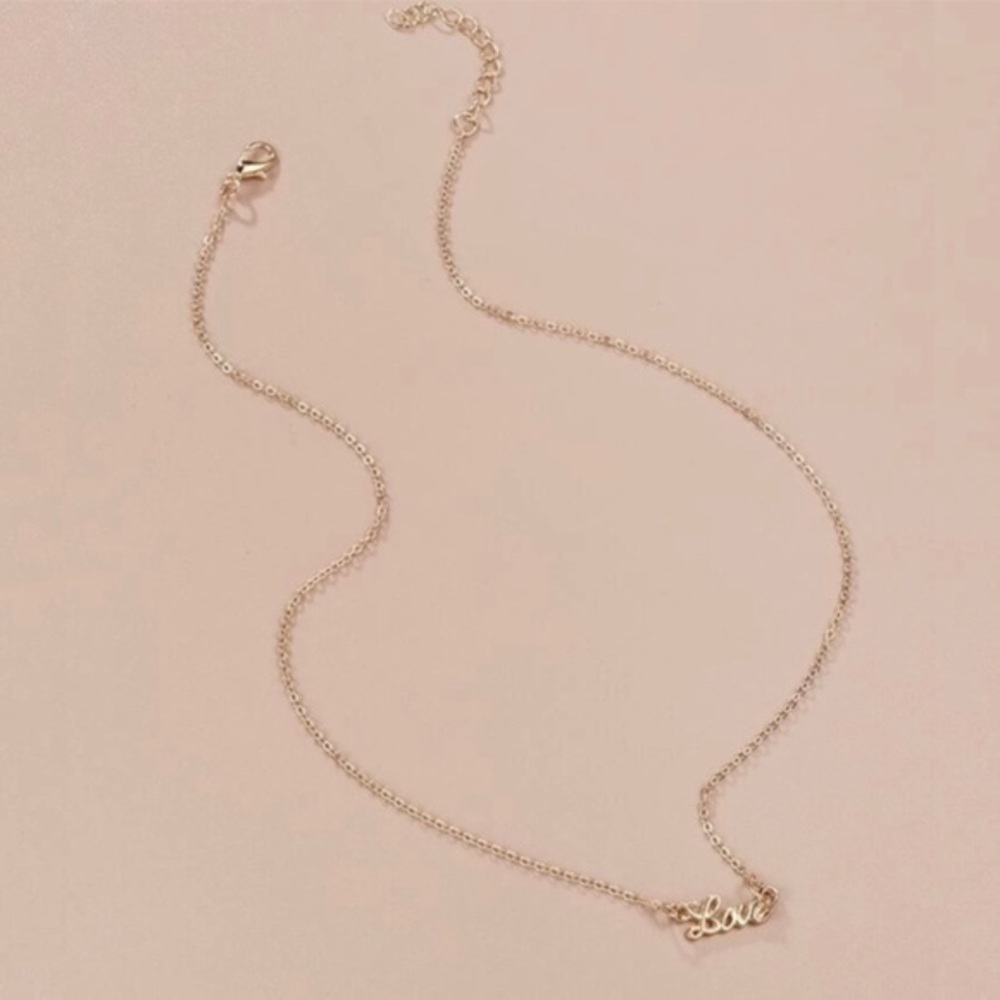 3/$30 💛 Love Necklace